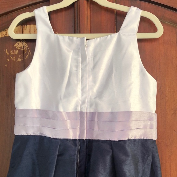 Beautiful Dress - Picture 5 of 6